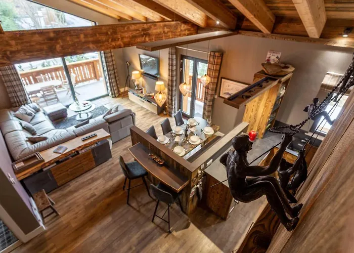 Des Amis Appt 2 - Year *