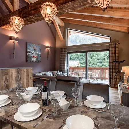 Des Amis Appt 2 - Year *