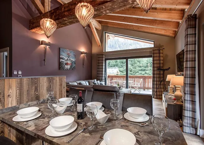 Des Amis Appt 2 - Year *